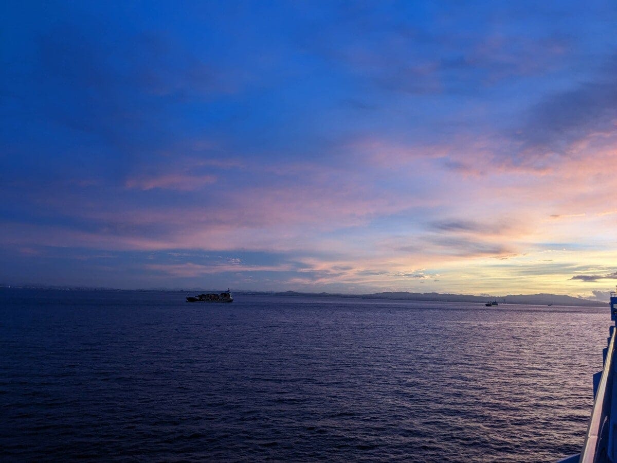 船からの絶景を眺めながら帰途へ