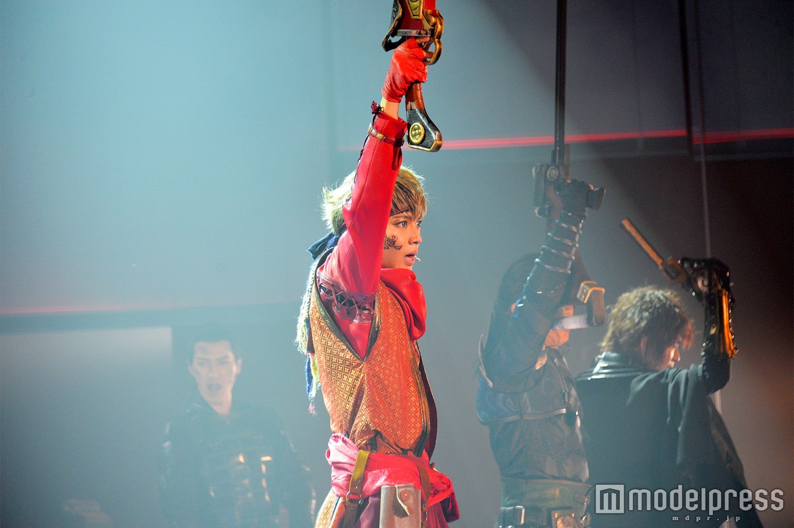 舞台「錆色のアーマ」ゲネプロより （C）モデルプレス
