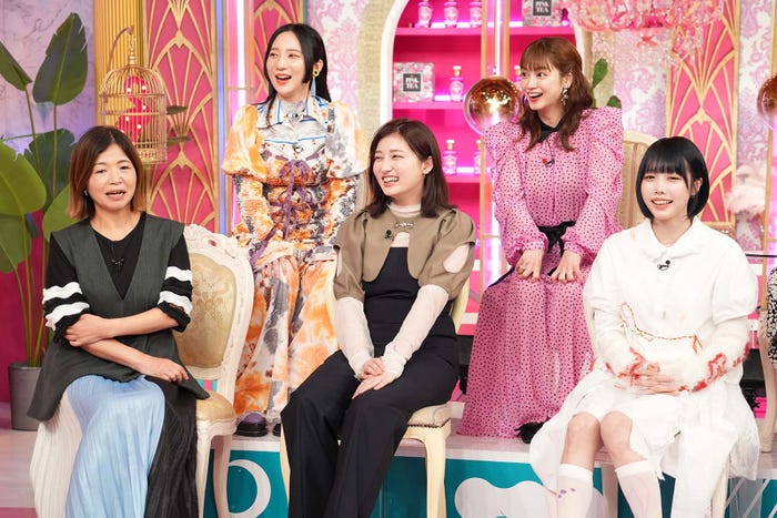 (左から)大久保佳代子、ファーストサマーウイカ、吉川愛、平愛梨、あの(C)日本テレビ