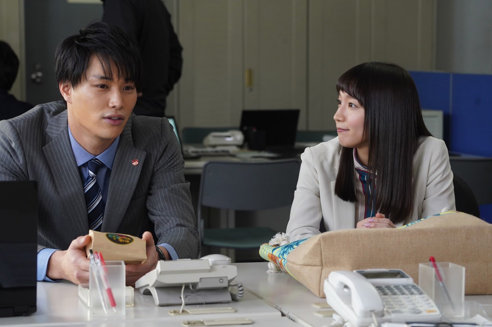 鈴木伸之、吉岡里帆 （C）テレビ朝日