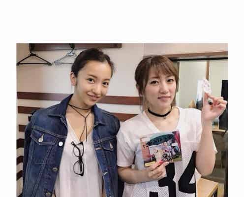 板野友美「今も親友だと思ってる」高橋みなみと再会2ショットに“いいね!”殺到