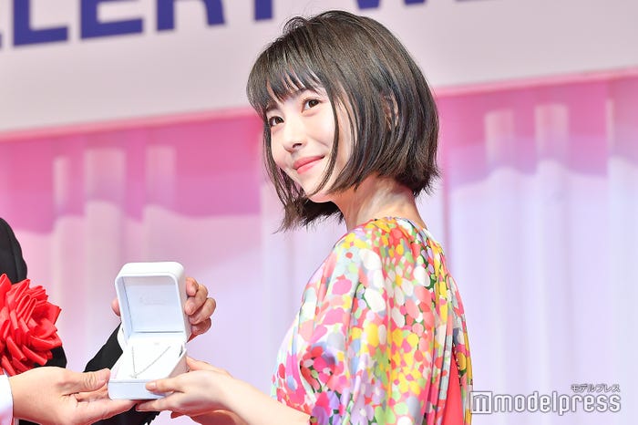 浜辺美波(C)モデルプレス