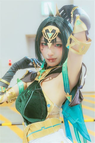 「ド陰キャだし、すごく甘ったれなんです」男装もこなす175cm美脚レイヤーの素顔