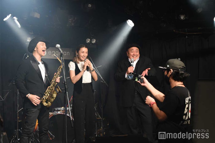武田真治、鈴木紗理奈、山本圭壱 (C)モデルプレス