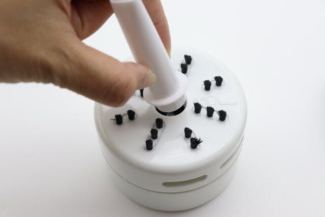 乾電池式卓上クリーナー ノズル装着 乾電池式卓上クリーナー ノズル装着