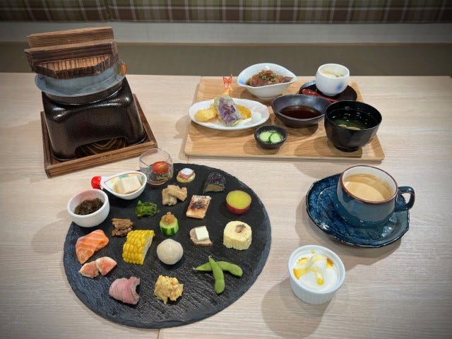 目の前で炊きあがる釜飯と20品の前菜にうっとり♡