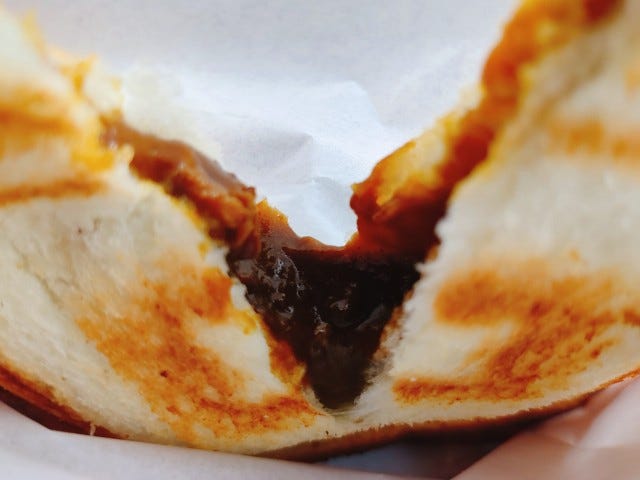 【大阪】実は“カレーパン”がアツい!ラグビーの聖地・花園で食べられるおすすめ3選