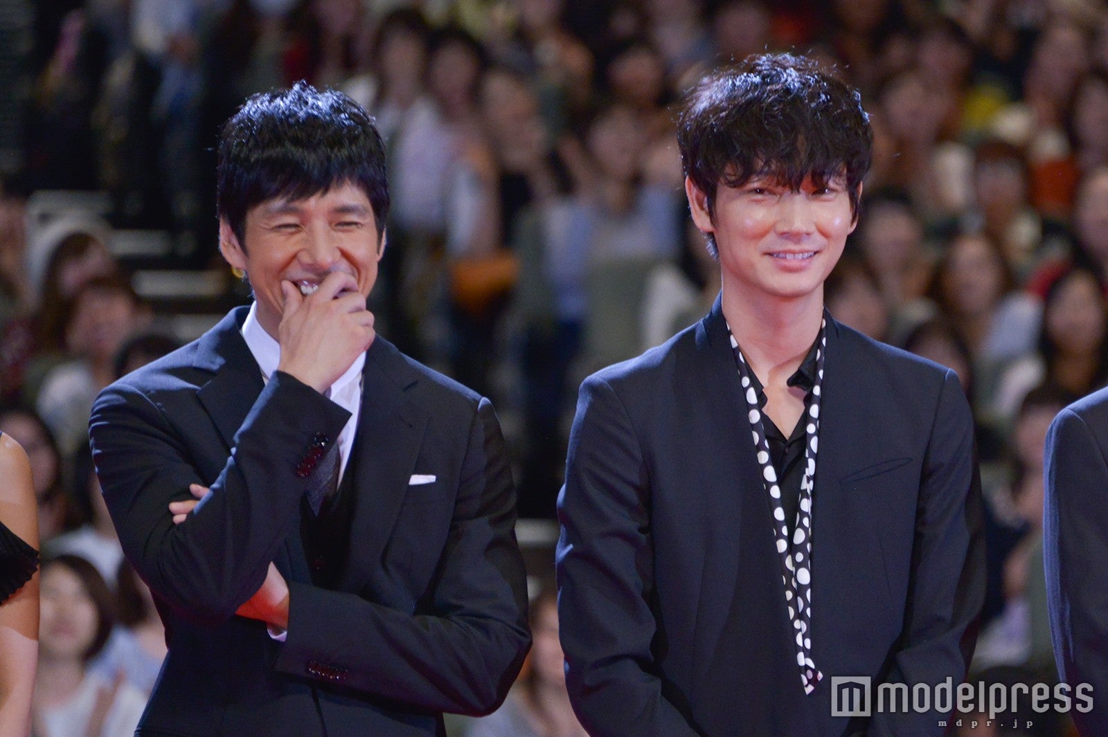 西島秀俊＆綾野剛（C）モデルプレス