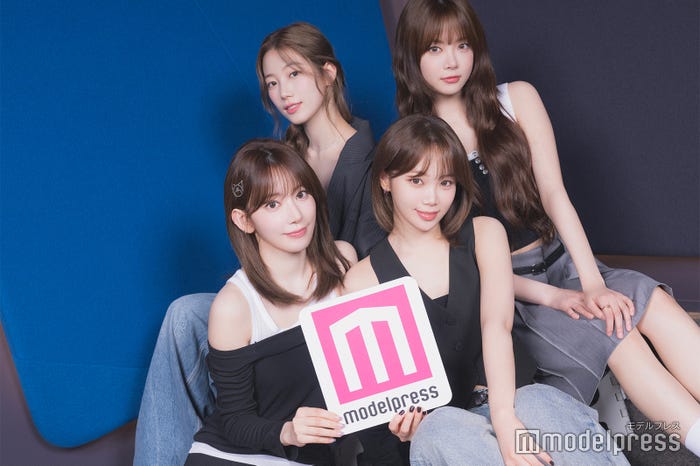 LE SSERAFIM/(左上から時計回りに)KAZUHA(カズハ)、HONG EUNCHAE(ホン・ウンチェ)、KIM CHAEWON(キム・チェウォン)、SAKURA(サクラ)※HUH YUNJIN(ホ・ユンジン)は不在(C)モデルプレス