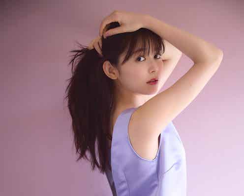 久間田琳加、ノースリーブで素肌魅せ 大人な表情にドキッ