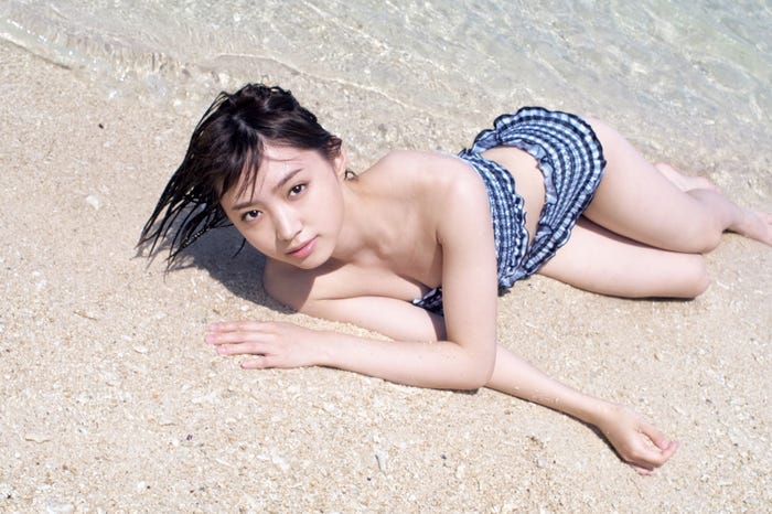 太田夢莉1st写真集『ノスタルチメンタル』より(写真提供:ワニブックス)