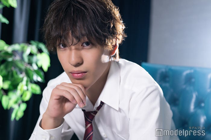 モデルプレスのインタビューに応じた丹下璃音くん(C)モデルプレス