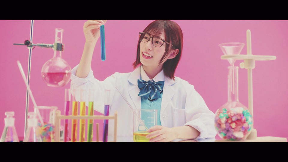 日向坂46「ナゼー」MVより（提供写真）