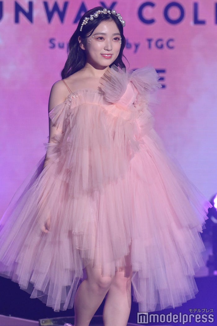 矢吹奈子(C)モデルプレス