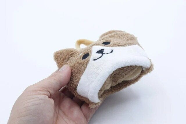 ダイソー　ハンドタオル（マスコット付、柴犬）　収納