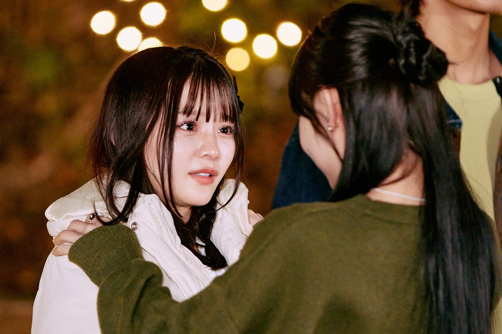 齊藤なぎさ、永井愛実「花束とオオカミちゃんには騙されない」第7話（C）AbemaTV, Inc.