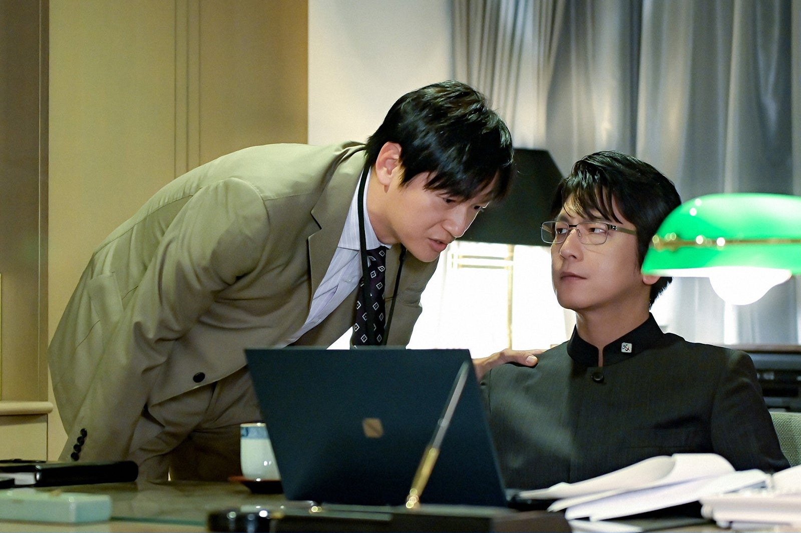 井浦新、及川光博／「最愛」第7話より（C）TBS