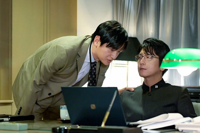 井浦新、及川光博/「最愛」第7話より(C)TBS