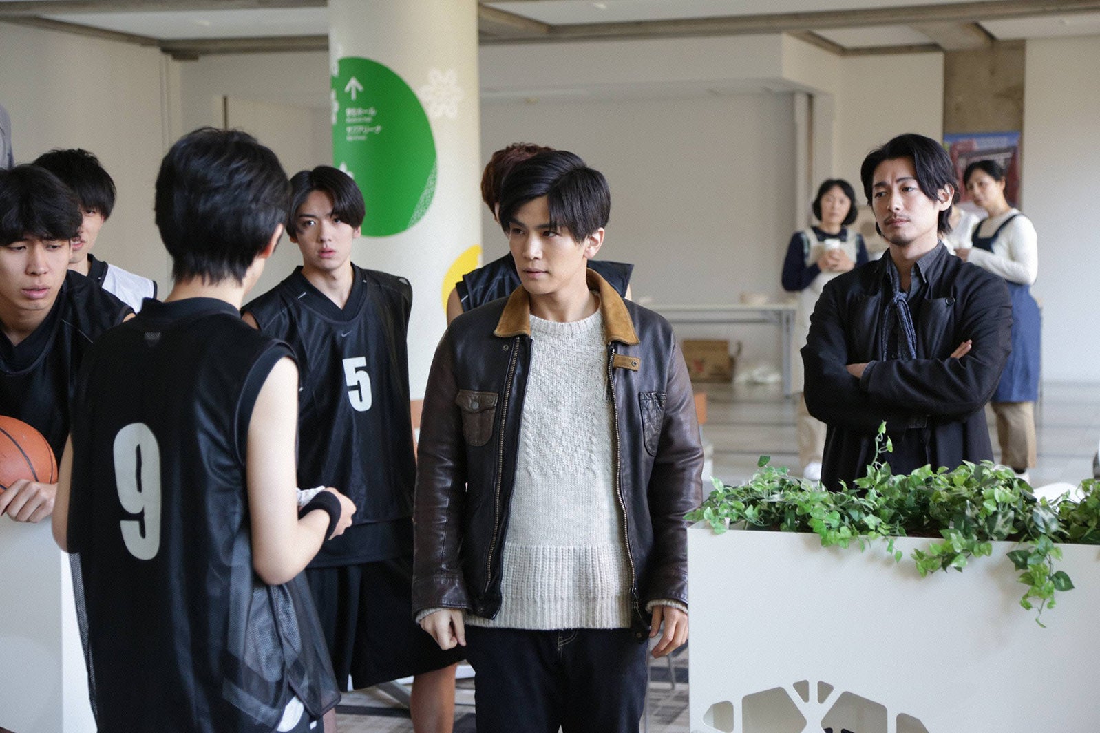 岩田剛典、ディーン・フジオカ／「シャーロック」第10話より（C）フジテレビ