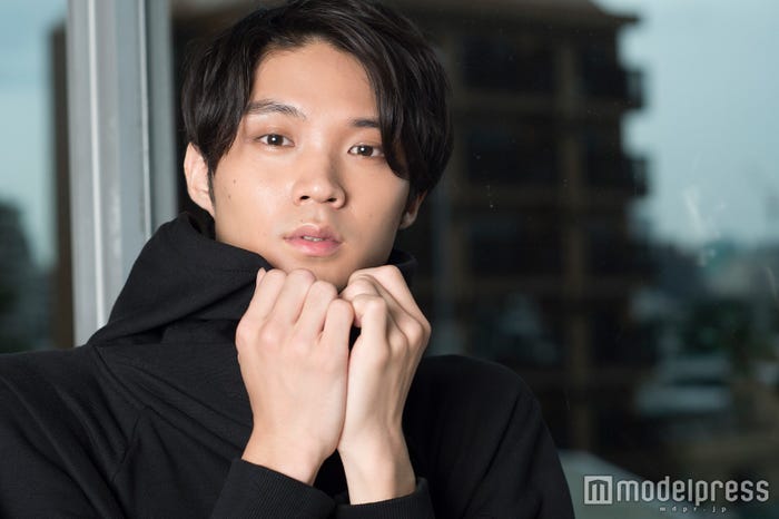 「あさイチ」にて肩幅47cmと判明(C)モデルプレス