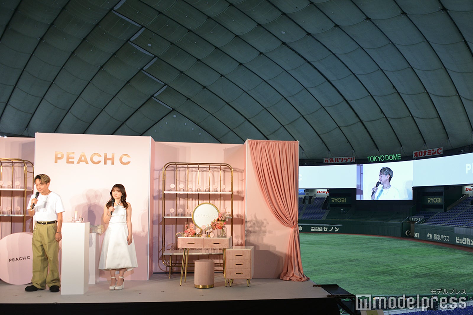 東京ドームで行われた「PEACH C」新製品発表会の様子（C）モデルプレス