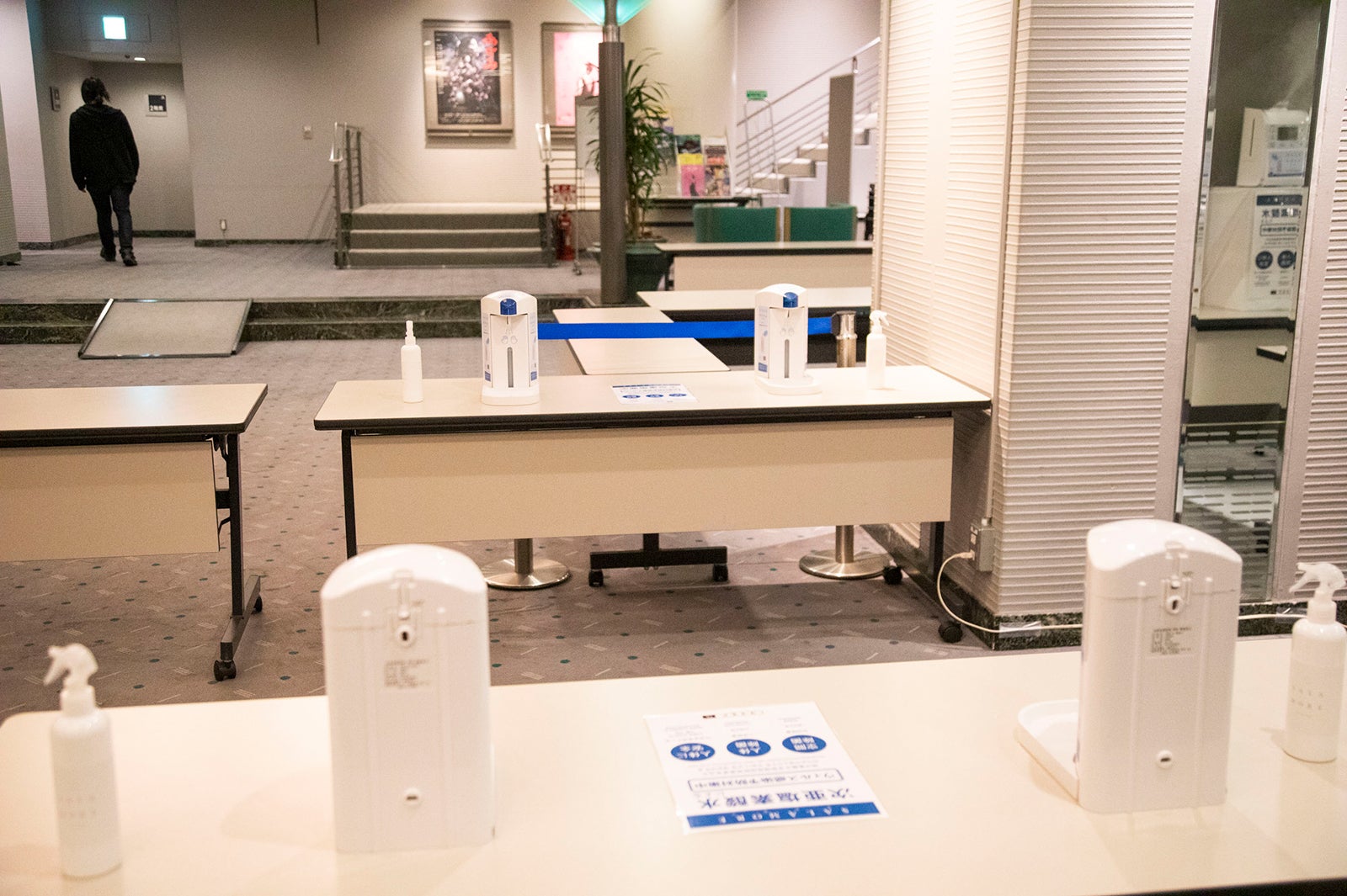 入口には除菌水の噴霧器を設置（提供画像）