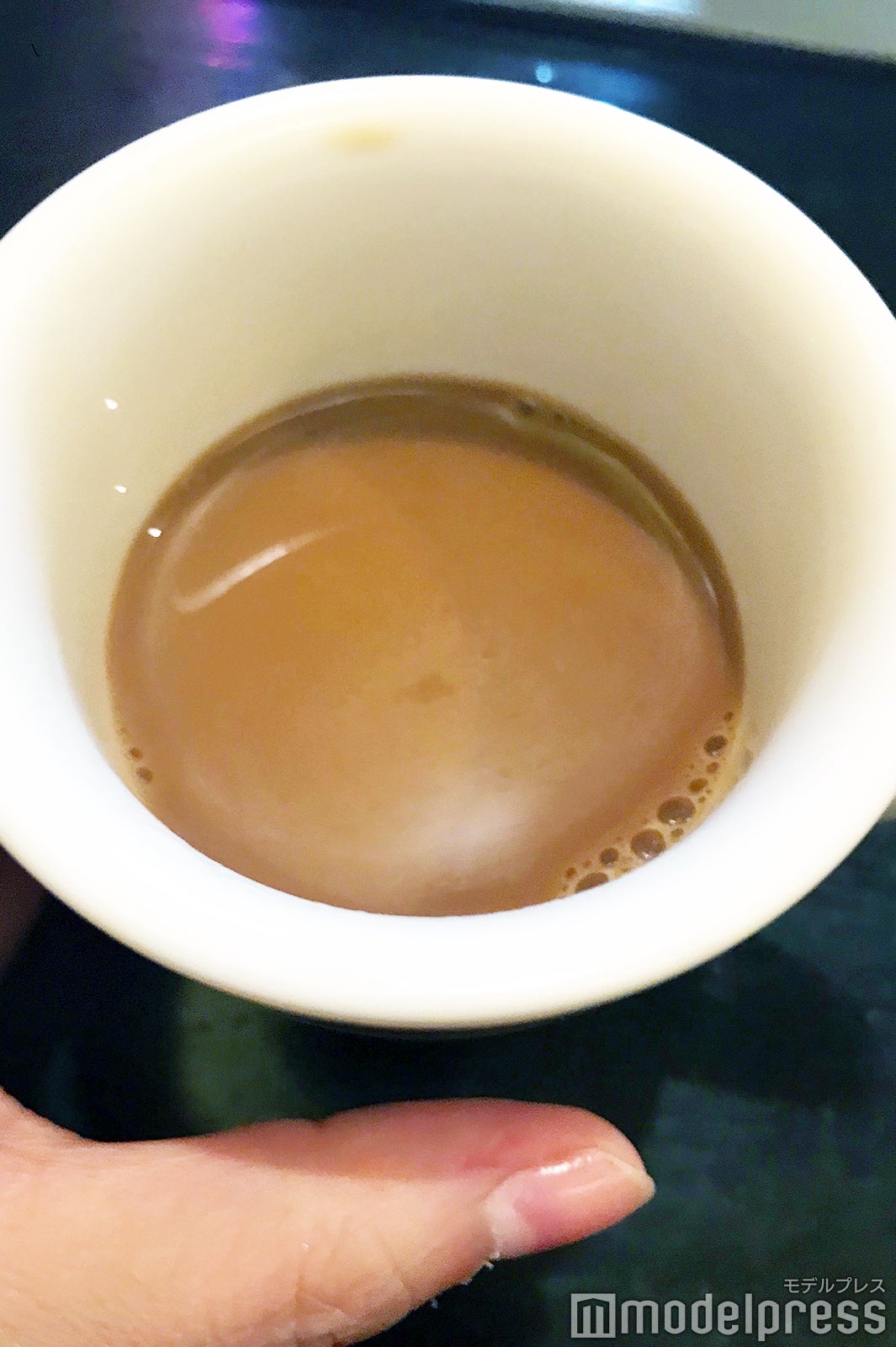 2杯目は砂糖とミルクを入れて飲んでみて （C）モデルプレス