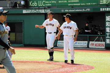 2軍戦異例退場の巨人・石井琢朗監督に厳重注意と制裁金5万円の処分 岡田の大飛球巡りHR取り消し判定に5分を超える猛抗議