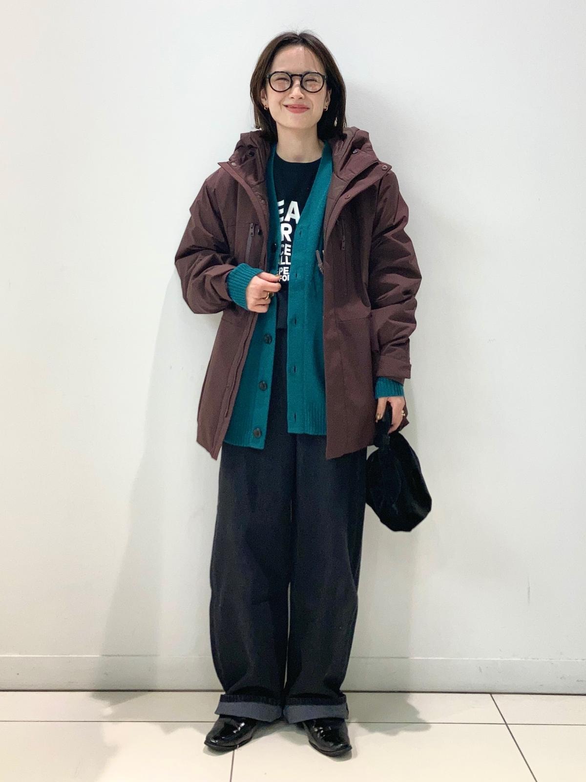 インナーに取り入れて、差し色効果も狙えます 出典:StyleHint