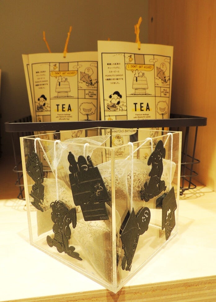 ピーナッツ・ギャングの切り絵のティータグ付きの紅茶1袋1296円