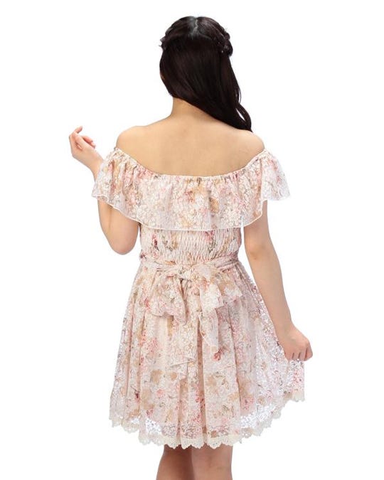 レースオフショルワンピース「Tokyo Kawaii Life」¥9,936(税込)