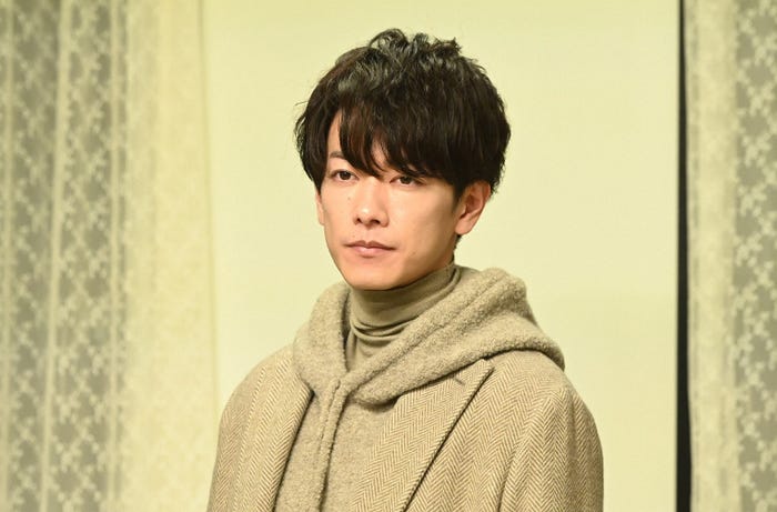 佐藤健/「恋はつづくよどこまでも」第9話より(C)TBS