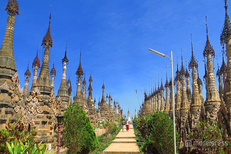 2，500もの仏塔が建ち並ぶ様は圧巻の一言