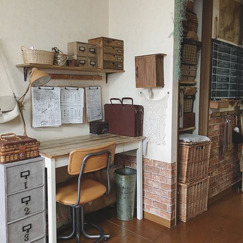 机の上をすっきりさせる収納アイデア15選 作業効率をあげるおしゃれな整理アイテム モデルプレス