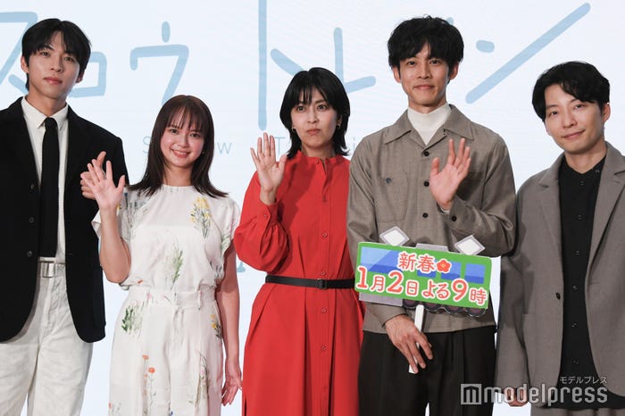 (左から)チュ・ジョンヒョク、多部未華子、松たか子、松坂桃李、星野源(C)モデルプレス