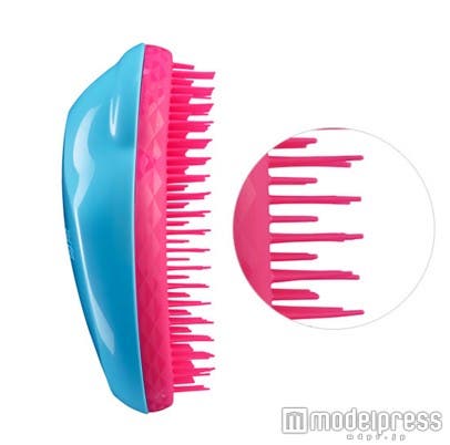 長さの違う長短2段のブラシから成る「タングルティーザー」
