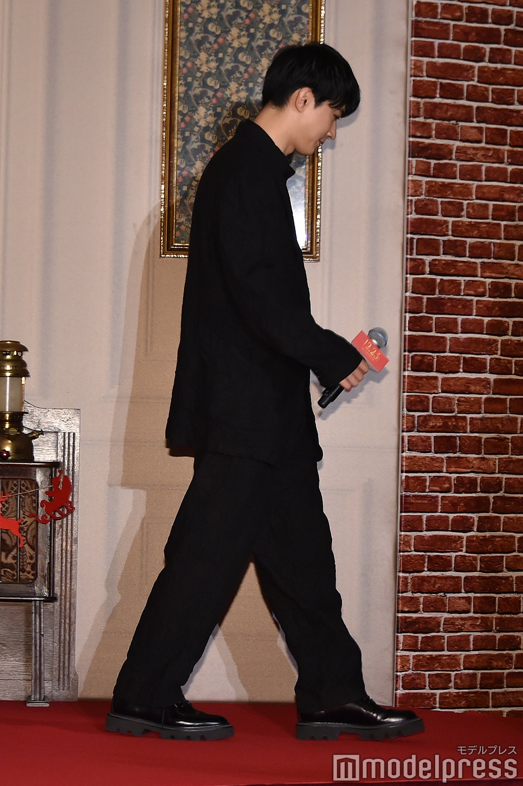 吉沢亮、退場（C）モデルプレス