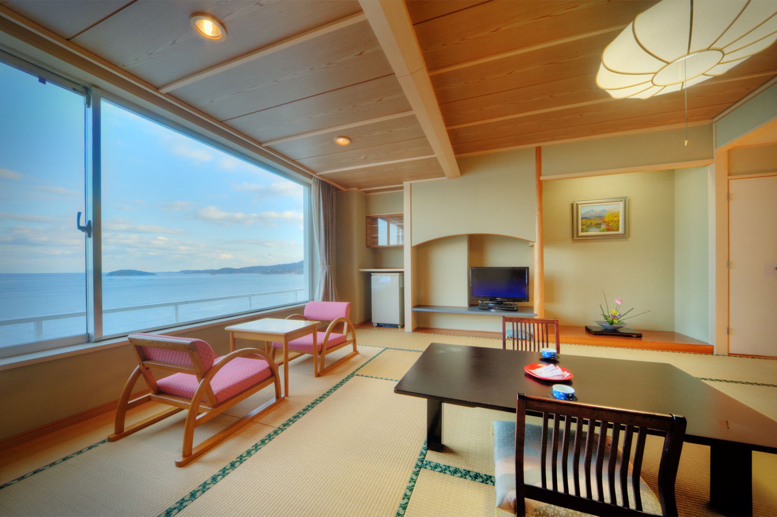 客室／画像提供：南三陸ホテル観洋