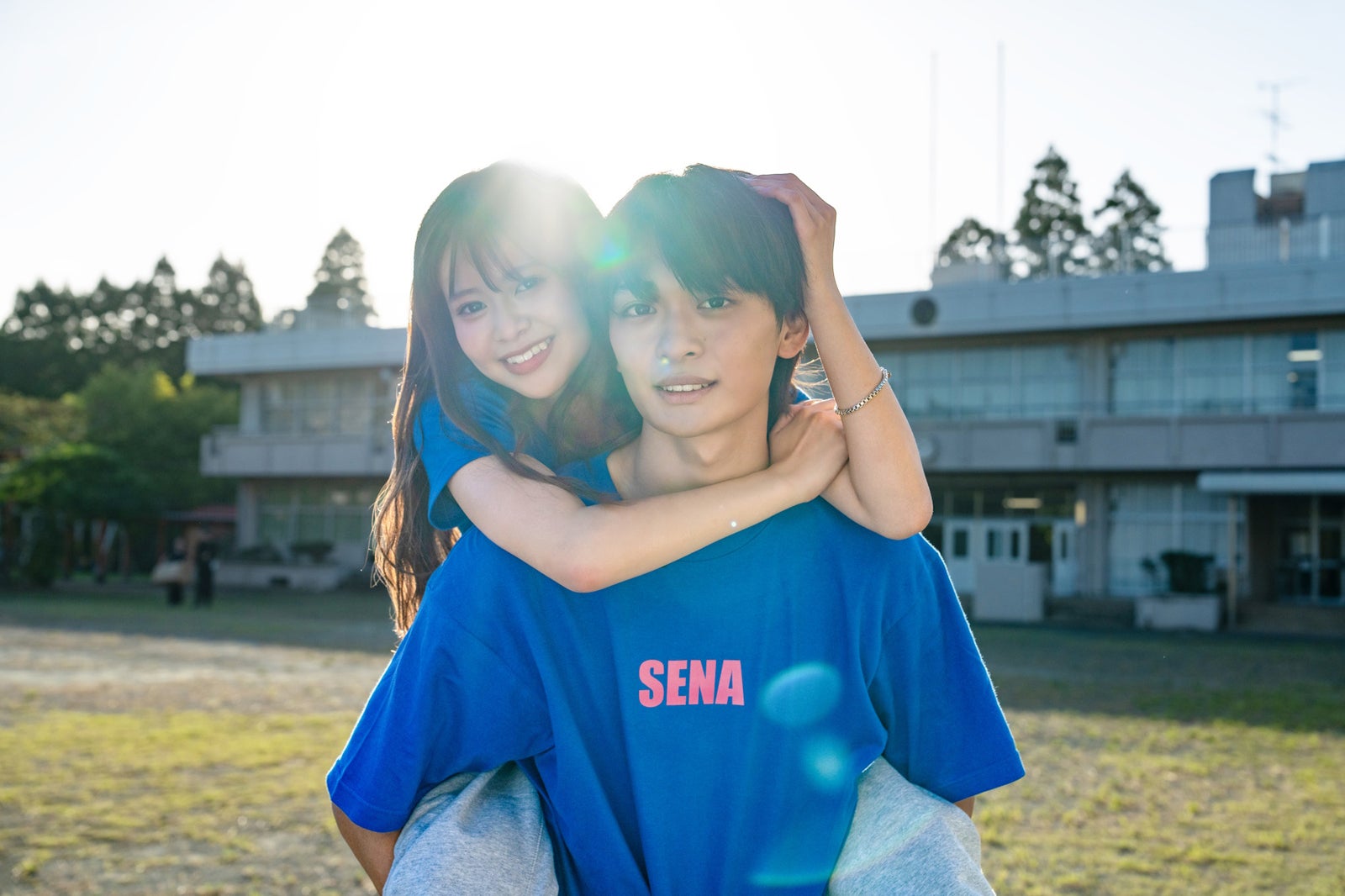 米澤璃彩、黒木聖那（C）AbemaTV, Inc.