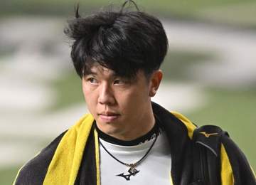 阪神 先発投手5人が投手指名練習に参加 才木、ルーカスはファーム・オリックス戦に向け調整 村上は開幕戦に向け入念なバント練習