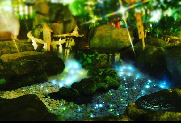 天の川のように光を放つ光る川／画像提供：川越氷川神社