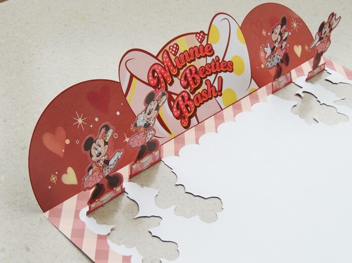 「ホライズンベイ・レストラン」のミニーのラブリーセットを注文すると、とってもキュートなオリジナルランチョンマットがもらえます