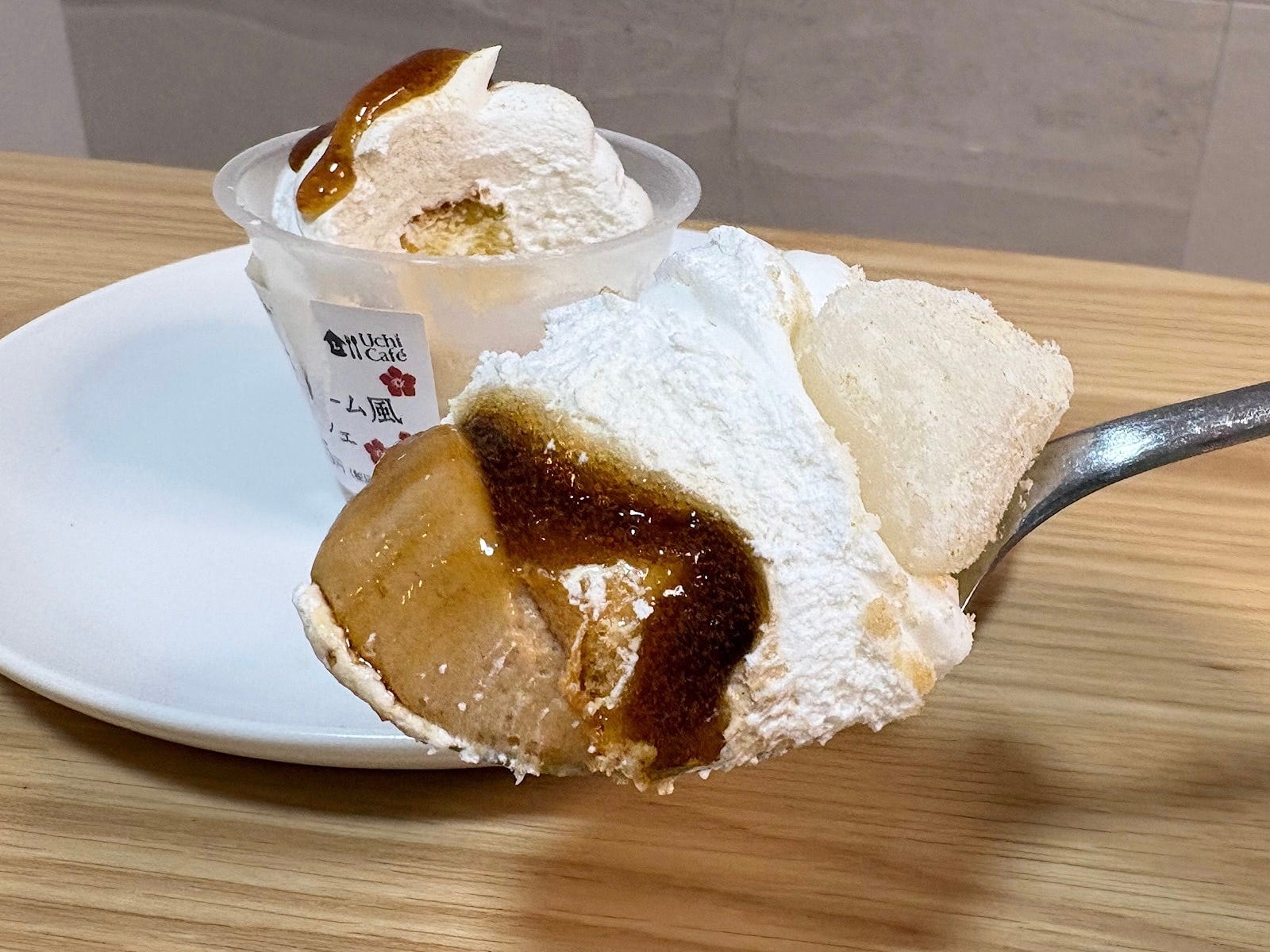 きなこと黒蜜のバランス、優しい甘みに、もちもちのお餅が相性抜群です