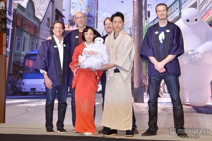 菅野美穂、小泉孝太郎ら登壇者たち