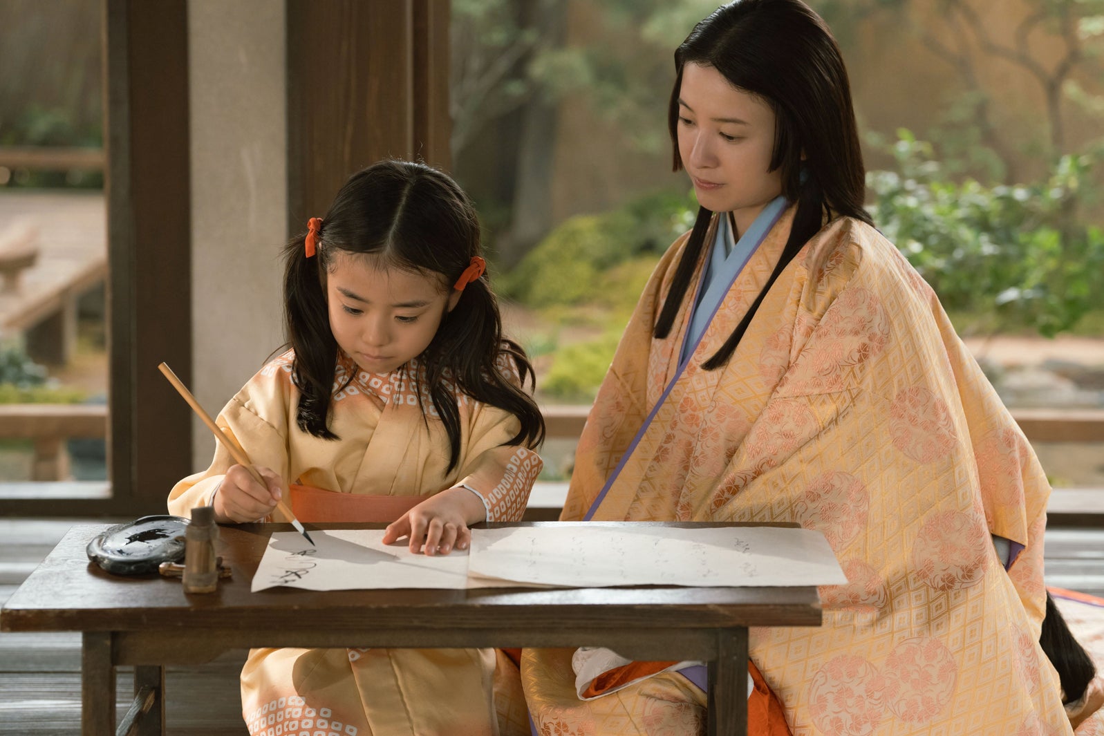 福元愛悠、吉高由里子「光る君へ」第30話（C）NHK