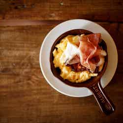 「贅沢フォアグラのふわとろオムレツ 生ハムとクリームチーズ」¥980/画像提供:Sfida Fabbrica