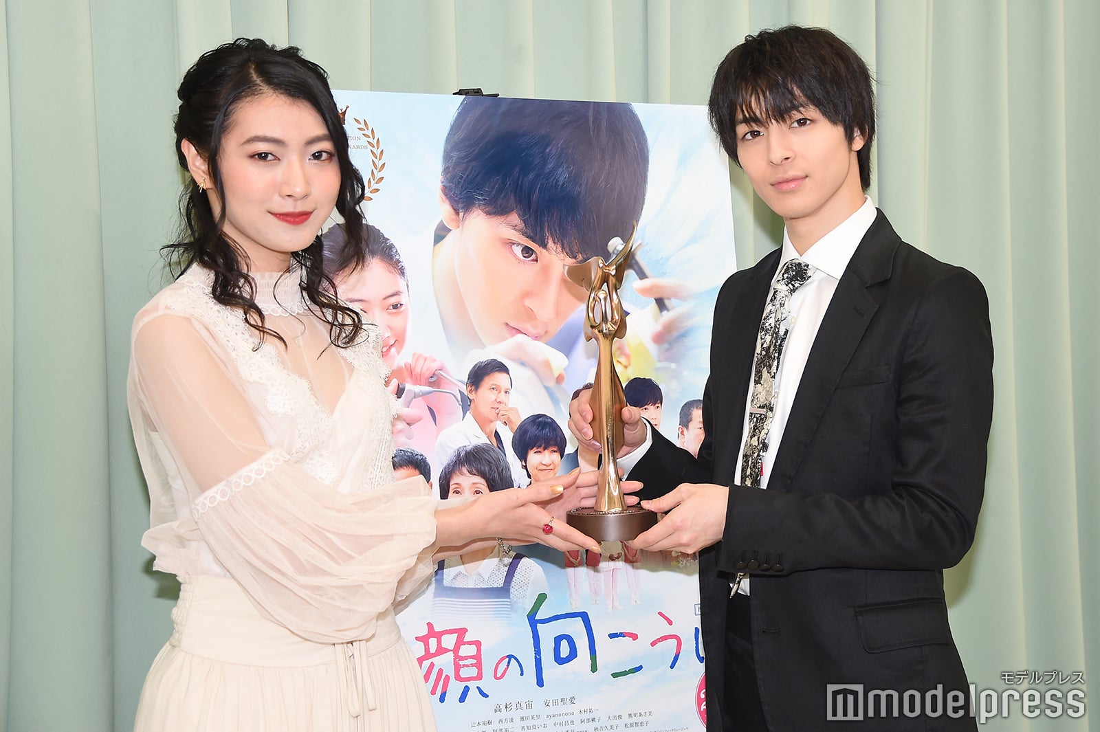 安田聖愛、高杉真宙（C）モデルプレス