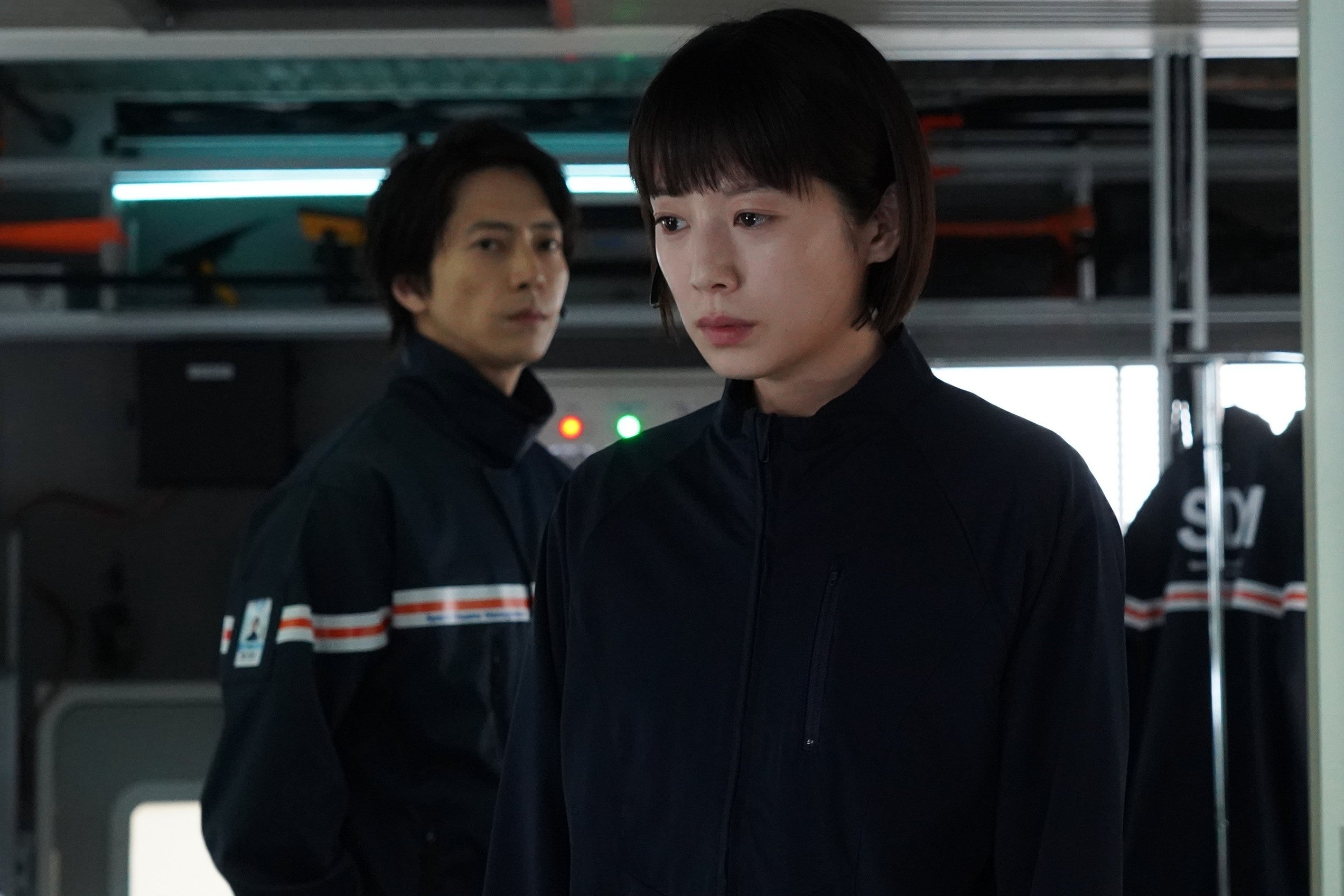 左から）山下智久、夏帆「ブルーモーメント」第3話より（C）フジテレビ