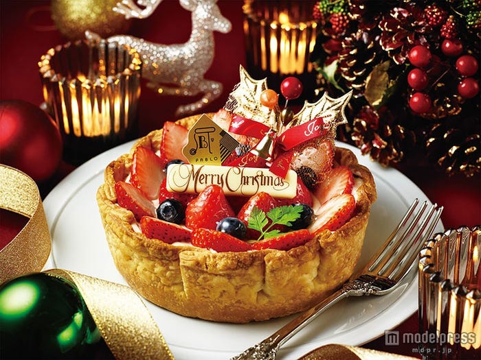 ヒイラギのオーナメントを飾ったクリスマスバージョンも