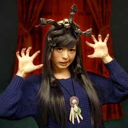 きゃりー扮する“きゃりーかむかむ”/「g.u.」新CM「ファッションモンスター the ファイナル」篇より